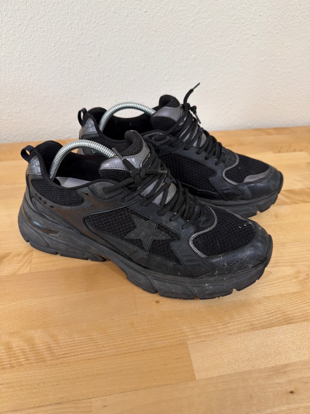 Golden Goose Black Men’s LightStar shoes. Size EU45